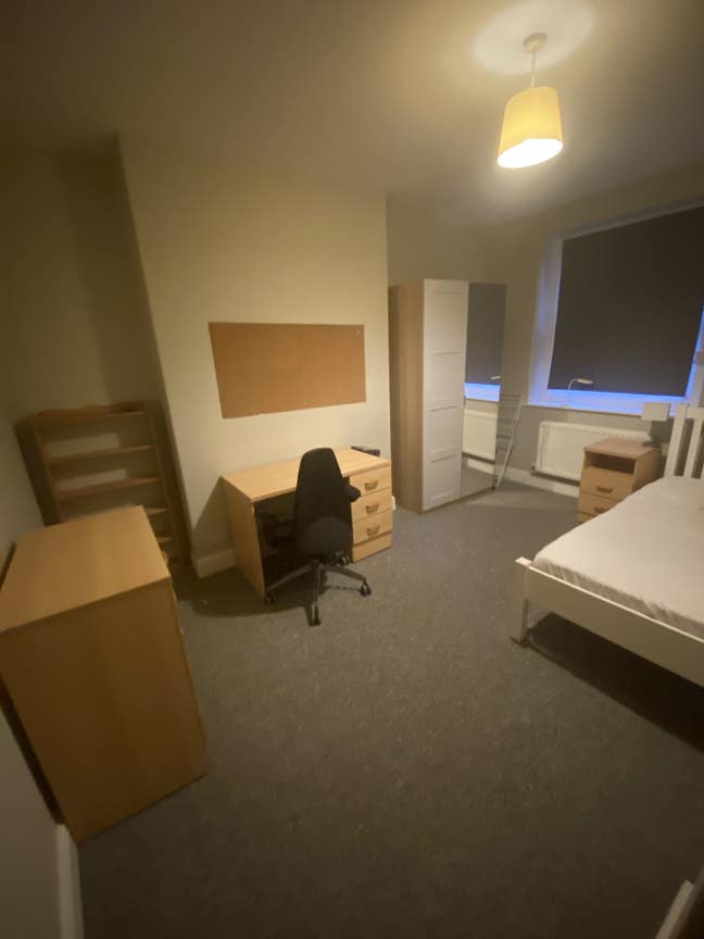 Double Room, Fully Furnished,  Must Be a Student  Main Photo