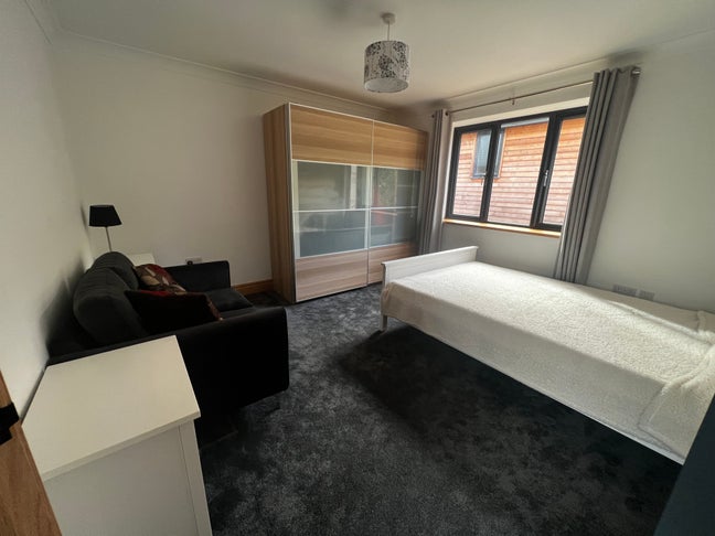 En-suited large double room  Main Photo