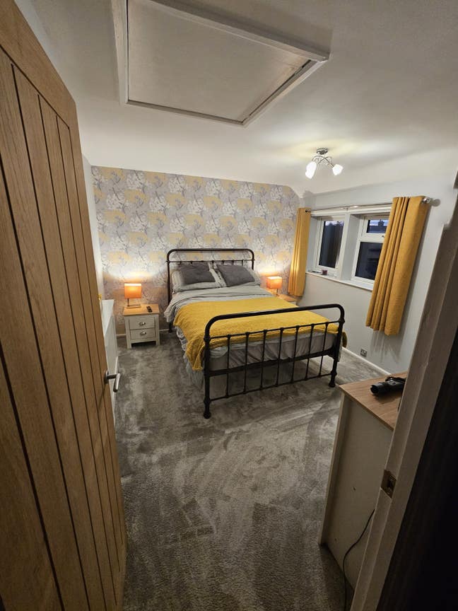 Double bedroom to rent Main Photo