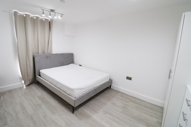 En-Suite & Balcony in Woolwich  Main Photo