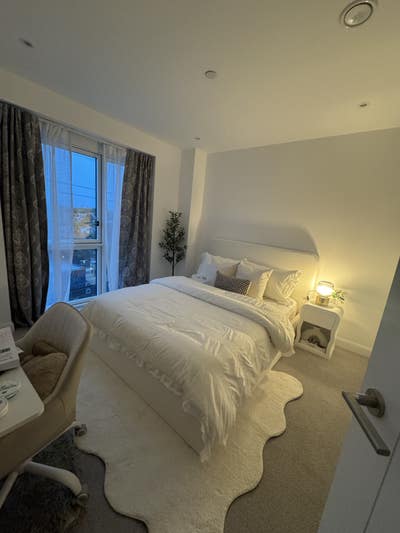 Double room available with own washroom Main Photo