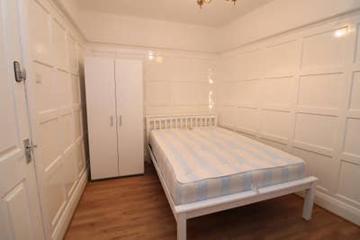 60 Sec from Piccadilly Line Main Photo