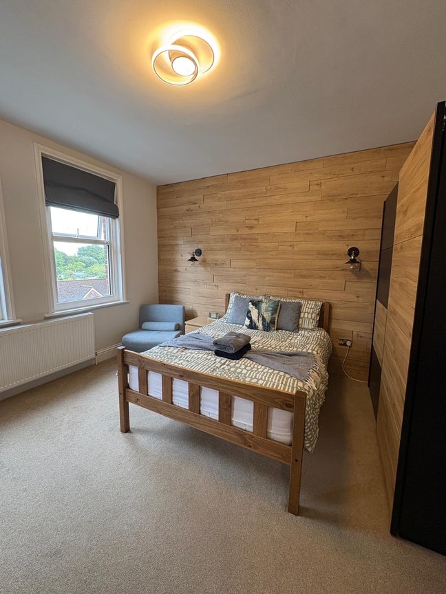 Fully furnished double ensuite room- all bills inc Main Photo