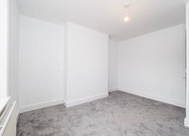Modern en-suite room near hospital Main Photo