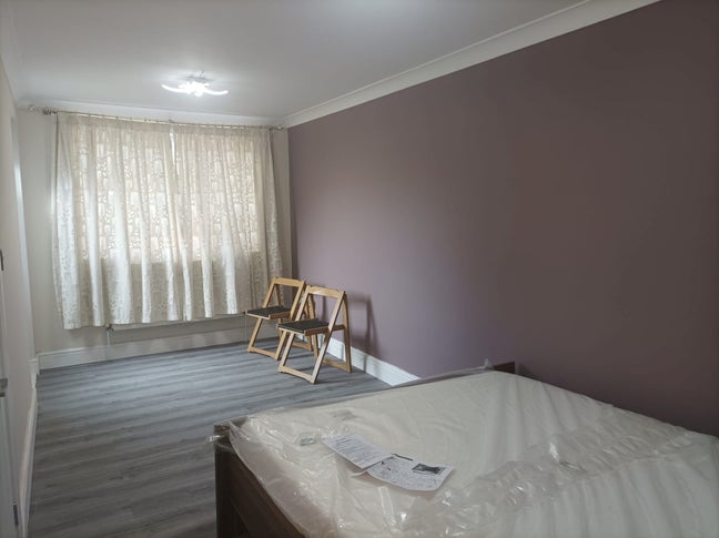 Studio Flat, Langley Slough (Near Station) Main Photo