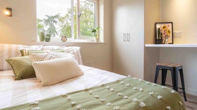 Room Take Over Iq the Pad Main Photo