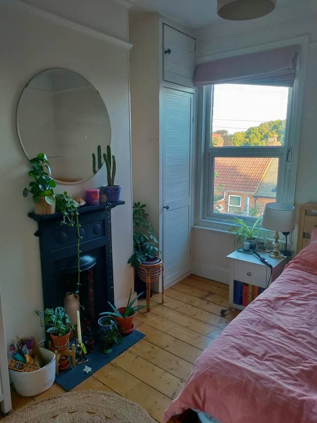 Double bedroom to rent in friendly houseshare Main Photo
