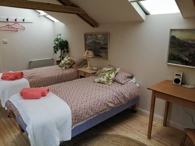Self contained Garden cabin with ensuite Main Photo