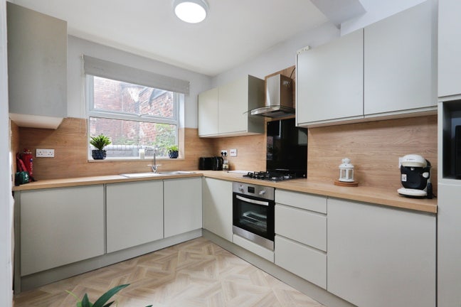 3 Room available in a Newly Renovated House - S11 Main Photo