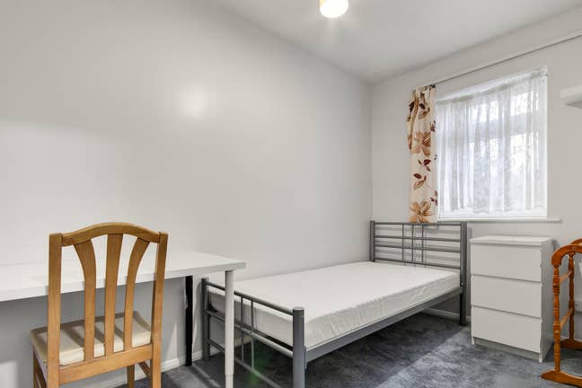 Spacious Single Room, including bills - £750 Main Photo