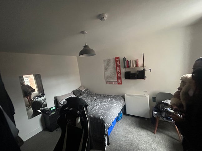 Spacious Double Bedroom Near UoM & MMU Main Photo