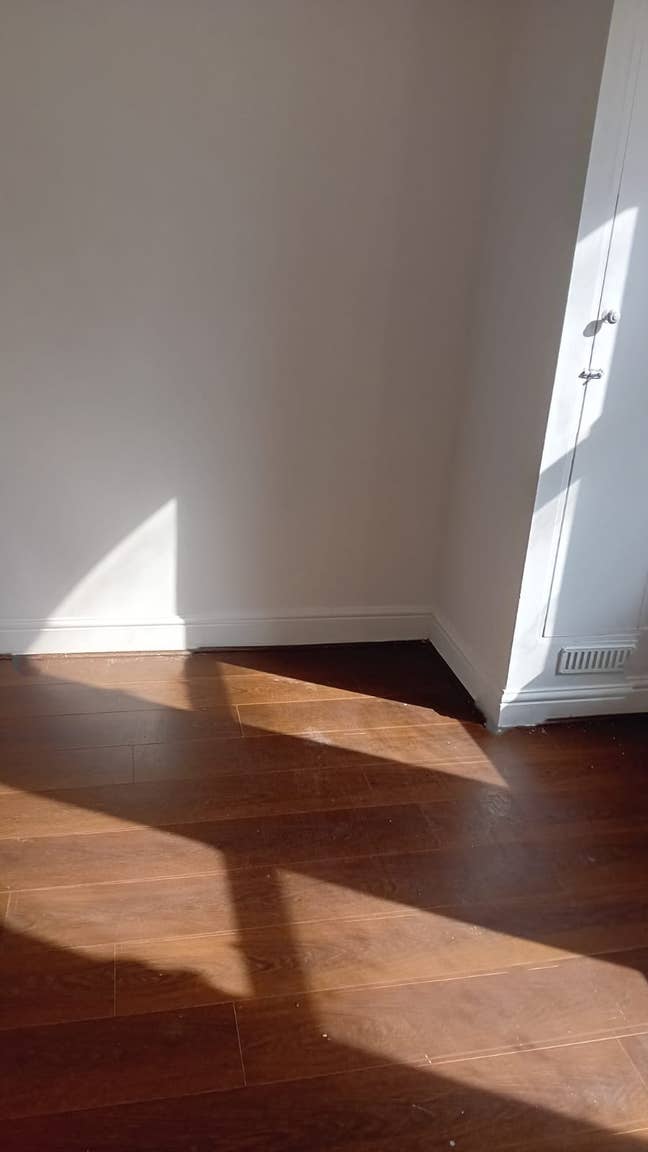 2 bedroom flat available with large living room. Main Photo