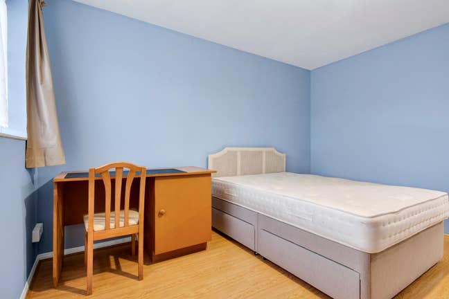 Spacious Double Room, including bills - £900 Main Photo