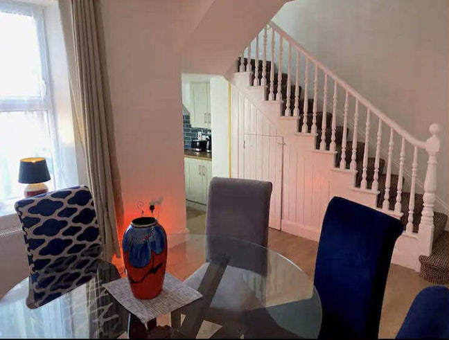 Newly refurbished town house  Main Photo
