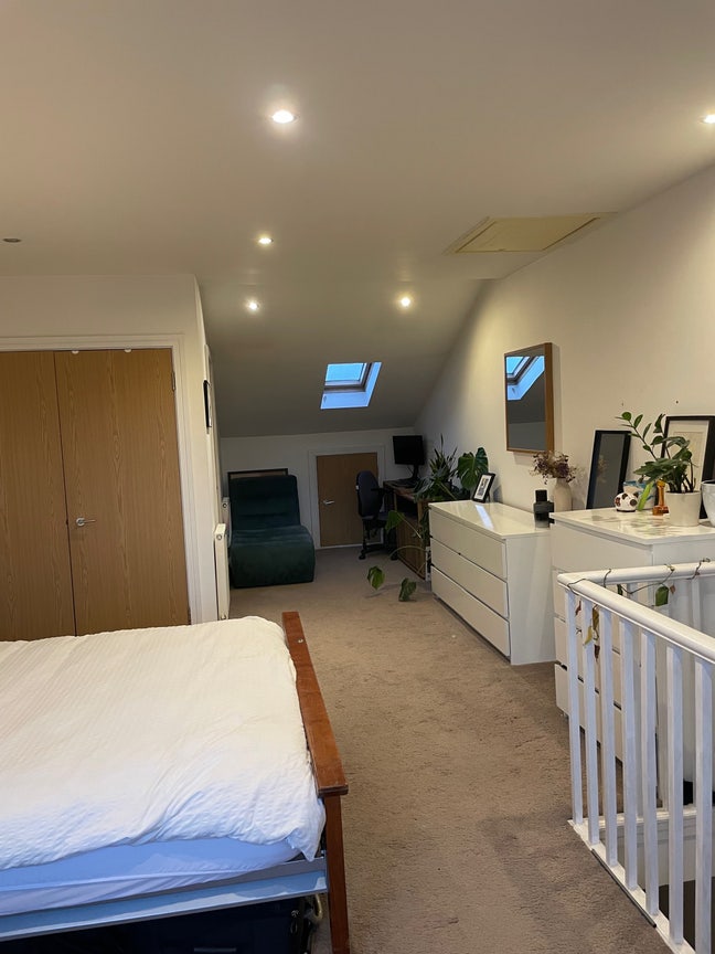 LONG LET - Double Room with en-suite in Dalston Main Photo