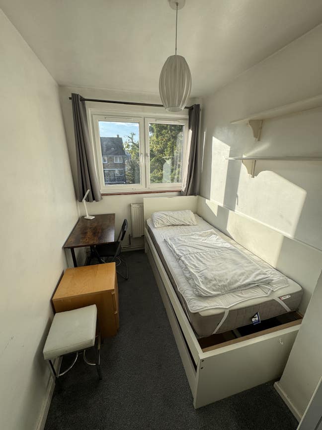 Single Room in Surrey Quays Area Main Photo