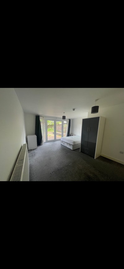 Large Double en suite All bills incl!! RG2 OJA Main Photo