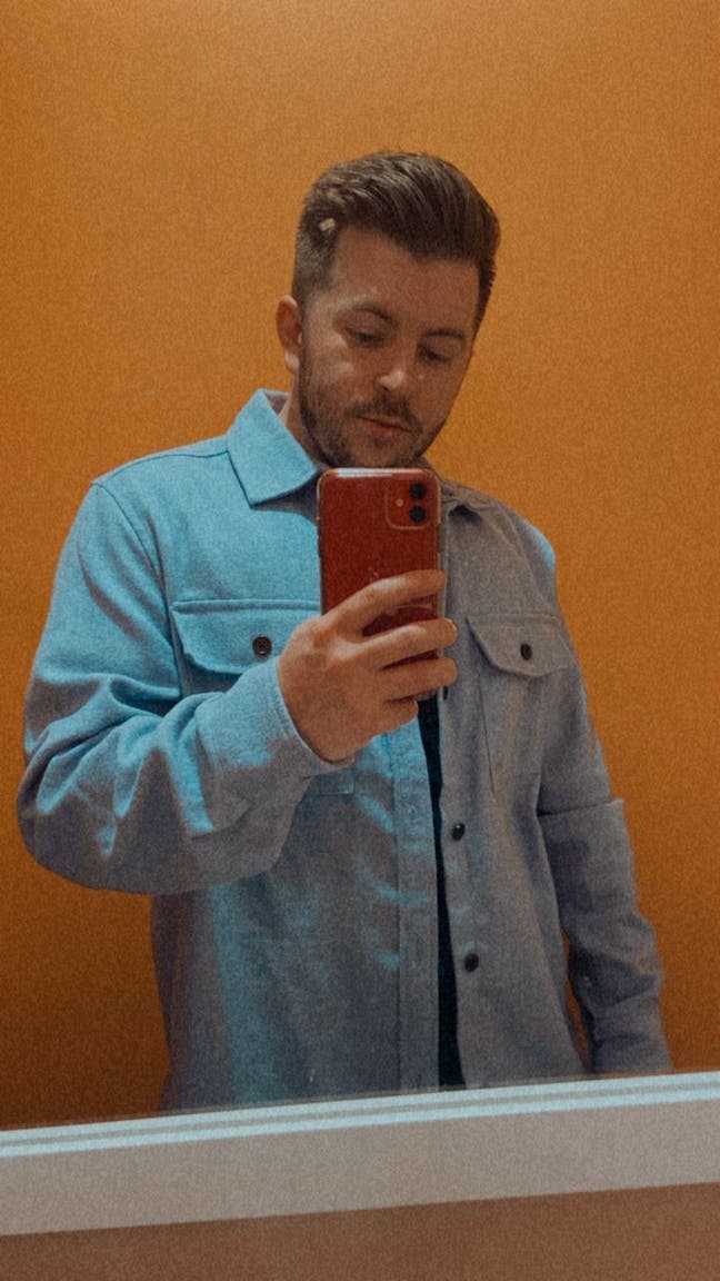 looking for a room for 2 or 3 nights a week Main Photo