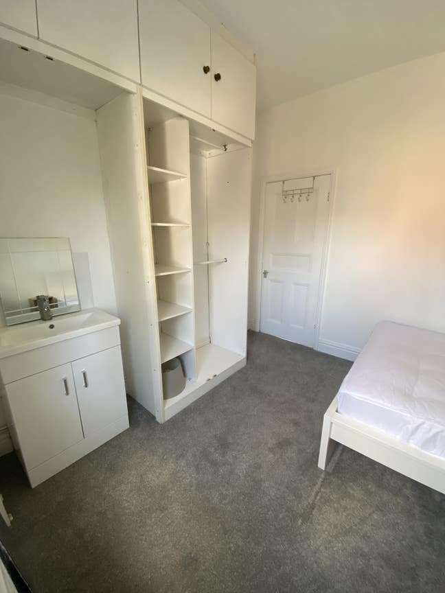 Room available in All Girls Student House  Main Photo