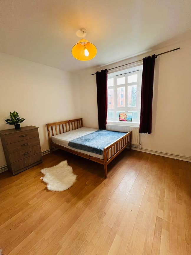 Large Double Room in Hackney Main Photo