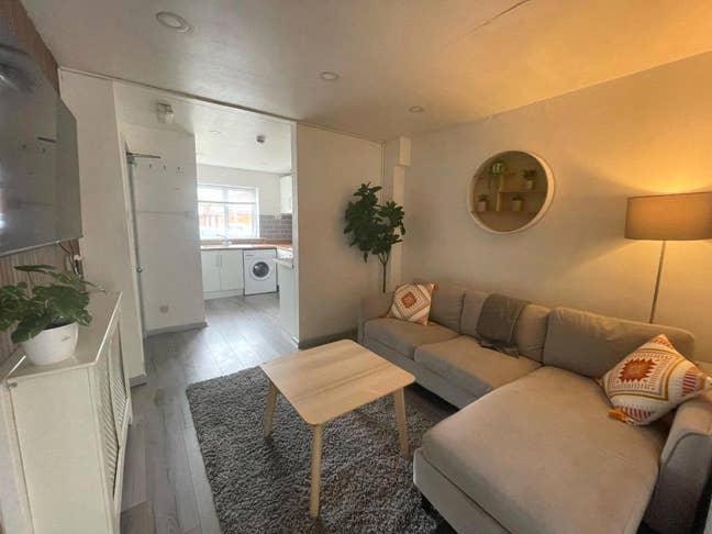 Double bed with ensuite in 4 bed house  Main Photo