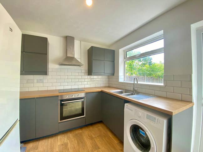 3-Bed, 2-Bath House | Ideal for Sharers Main Photo