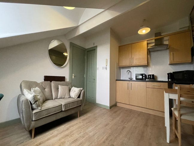 Charming 1 Bed Apartment in Liverpool Main Photo