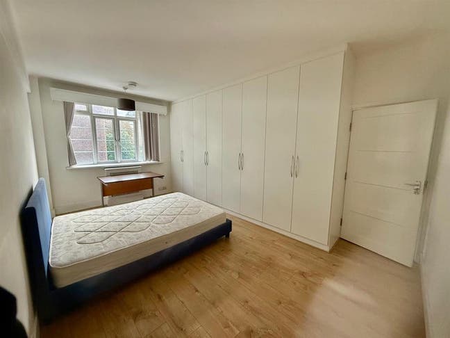Flat share - double bedroom no. 5, Swiss Cottage Main Photo