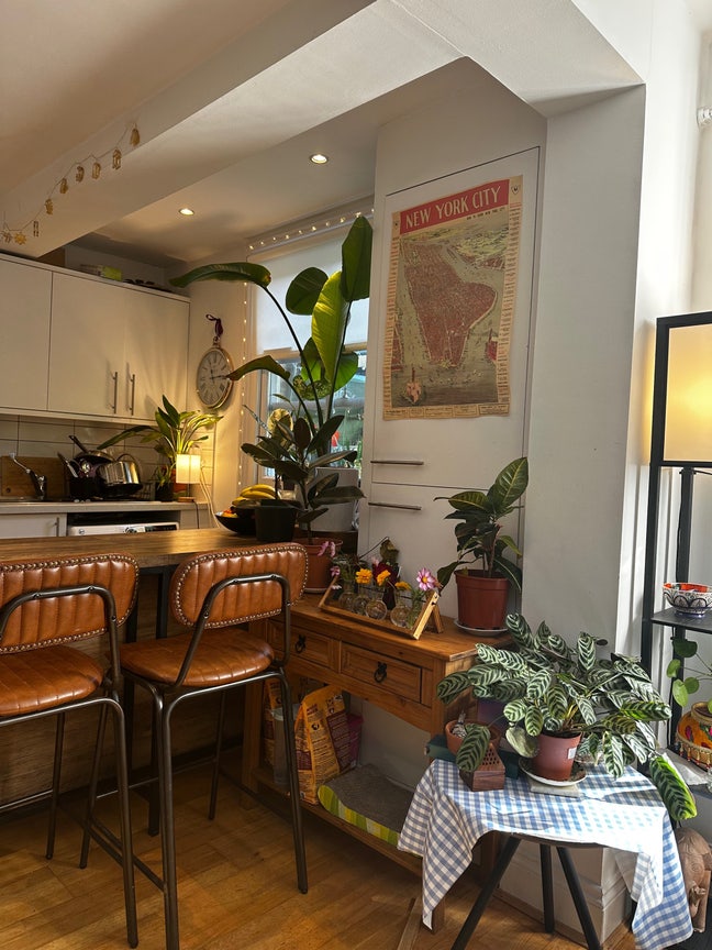 Spacious Room in Gorgeous Garden Flat! N19  Main Photo