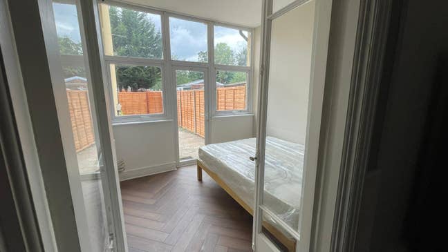 1-Bed/Ground-floor with Garden Access - Dss Consid Main Photo