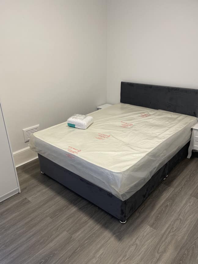 Newly Refurbished Studio Flats in the Heart of Ba Main Photo