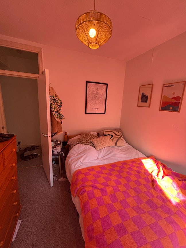 Double bedroom in Clapham North ✨ Main Photo