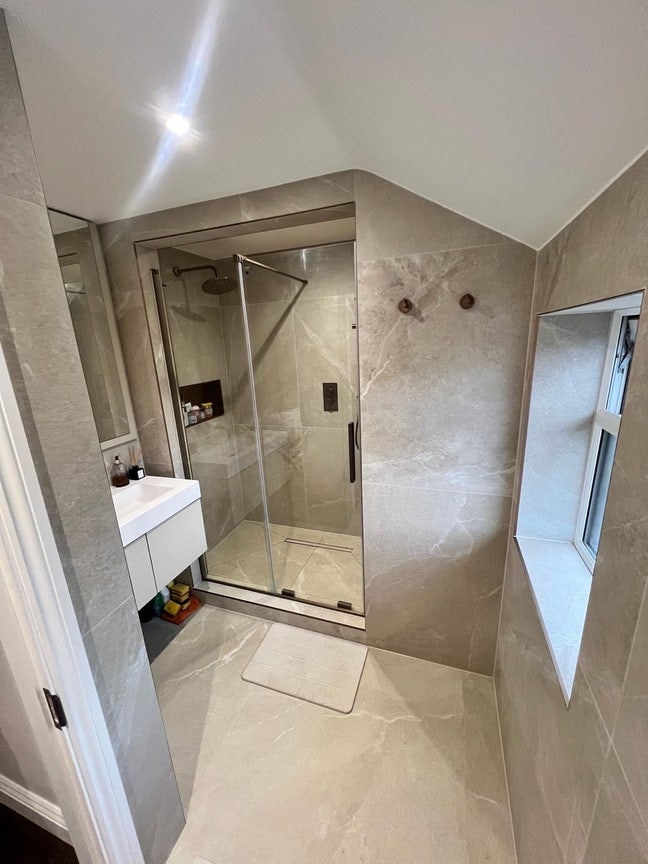 1 bedroom available in a house 🏡❤️ Main Photo