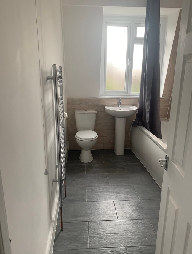 Double Room In Acton Town! Main Photo