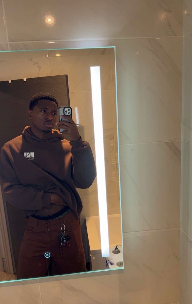 I’m looking to move to a new apartment with... Main Photo