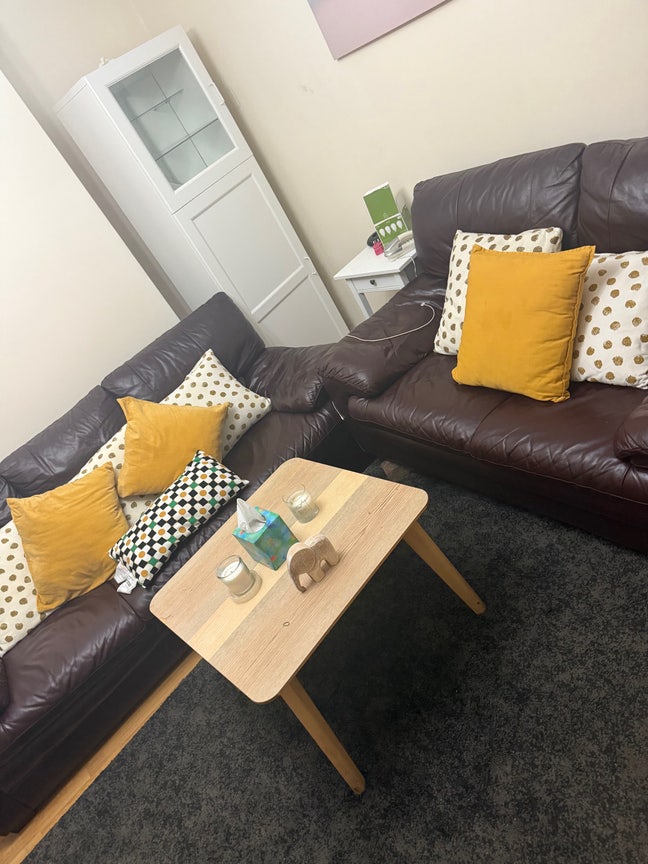Room for Rent E1 Main Photo