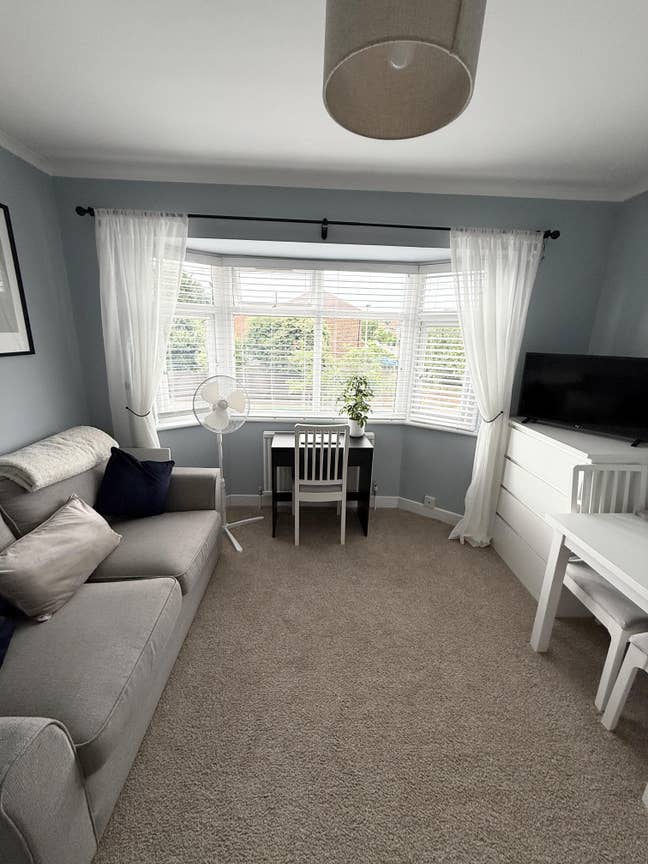 Newly Renovated & Cosy Flat Share - Mon–Fri   Main Photo