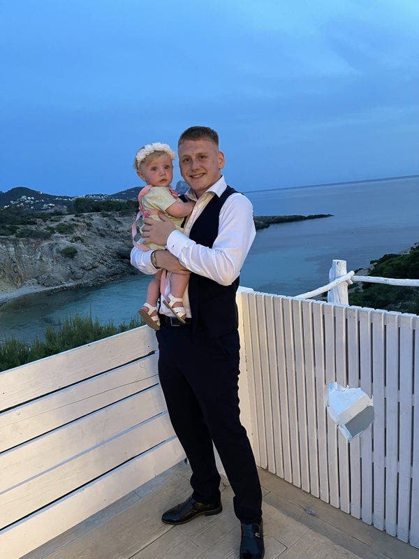 Professional Male seeks a single or double room Main Photo