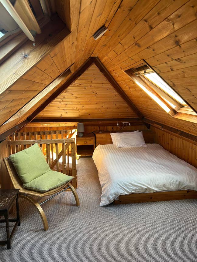 En suite Attic with downstairs room Main Photo