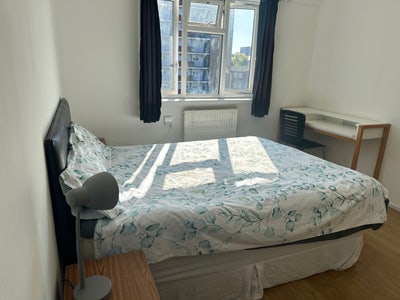 Double room near Kings Hospital for female Main Photo