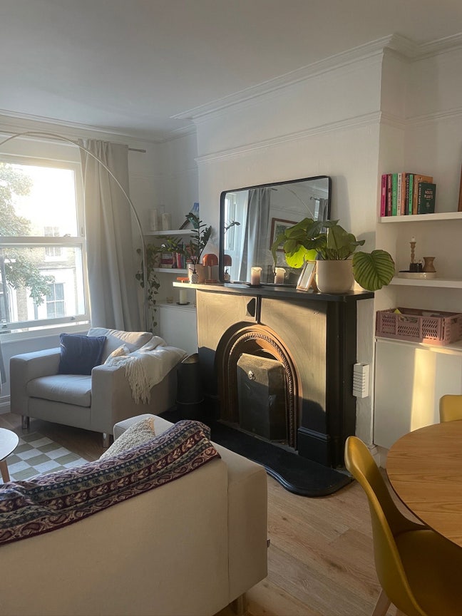 Bright double loft room in south London  Main Photo