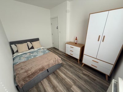 Clean Room in a quiet house Main Photo