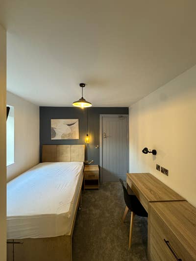 Studio room - only &pound;675! Main Photo