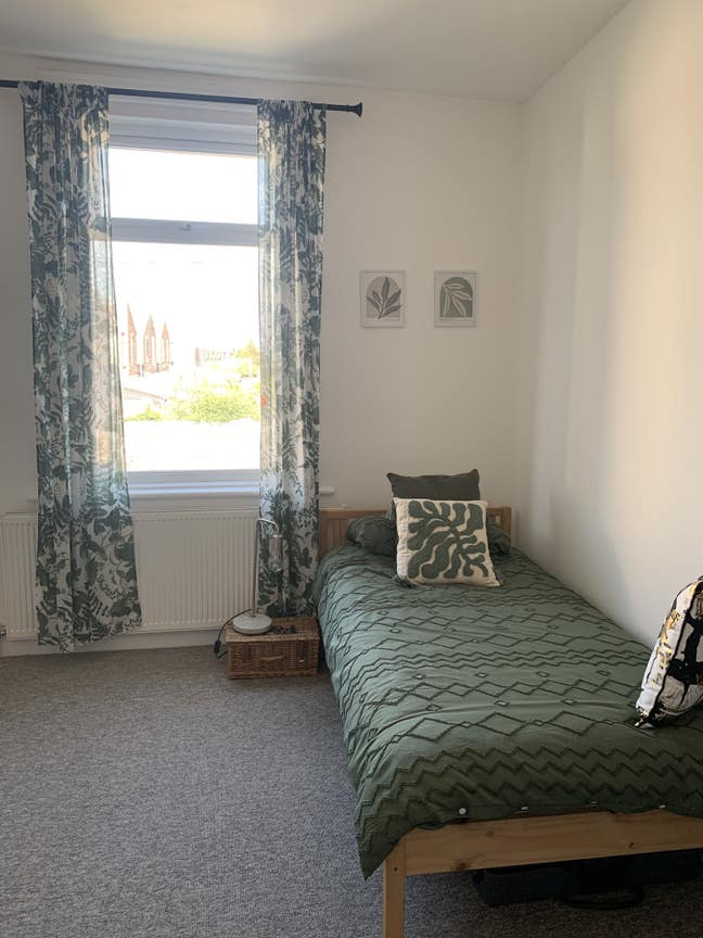 Family with spare room Main Photo