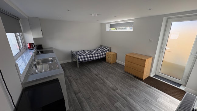 Furnished studio flat for rent in  Saltdean Main Photo