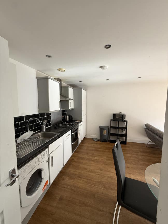 2 bedroom in East London  Main Photo