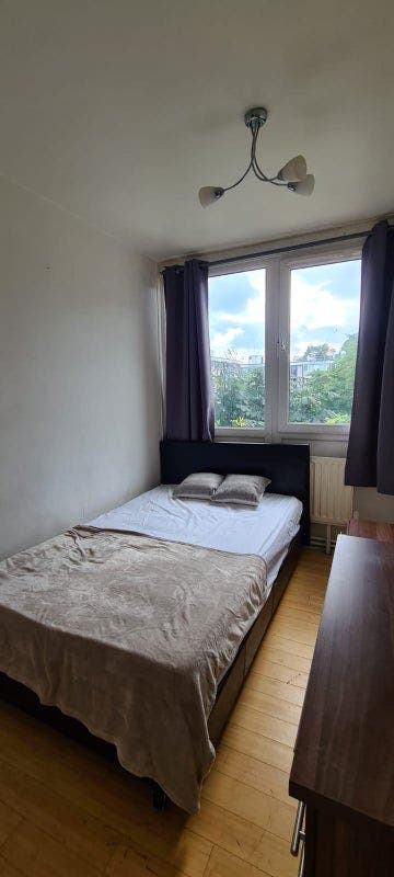 Small double room in Roehampton (95) Main Photo
