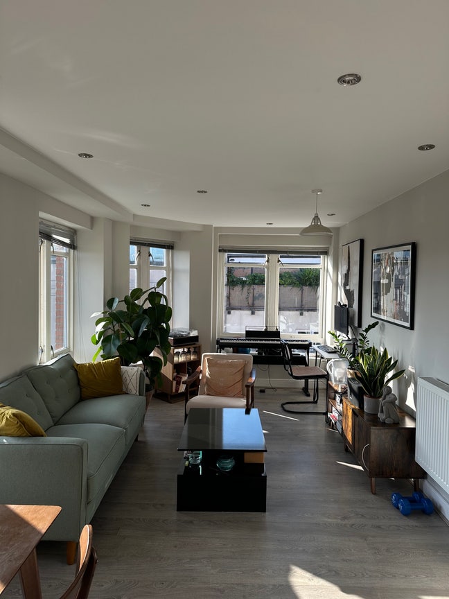 Spacious Room in the Heart of Shoreditch  Main Photo
