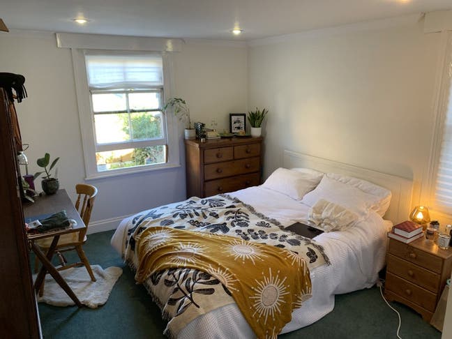 Double Room in East Dulwich with Garden View Main Photo