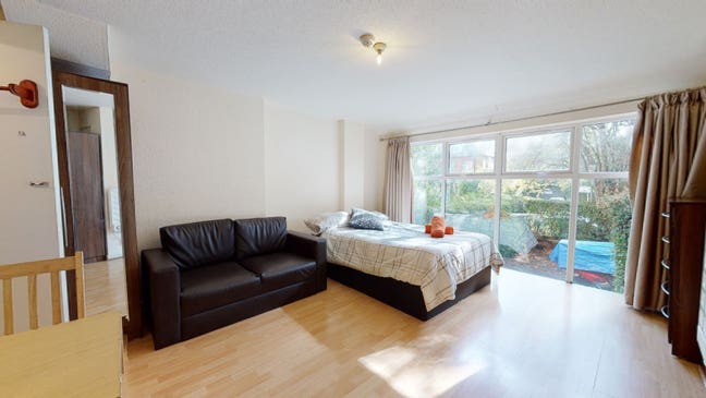 * Super Flat in Kilburn- Book a Viewing! Main Photo